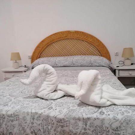 Habitacion Matrimonial En Un Bajo Bano Compartido Areas Compartidas Abades  Zewnętrze zdjęcie