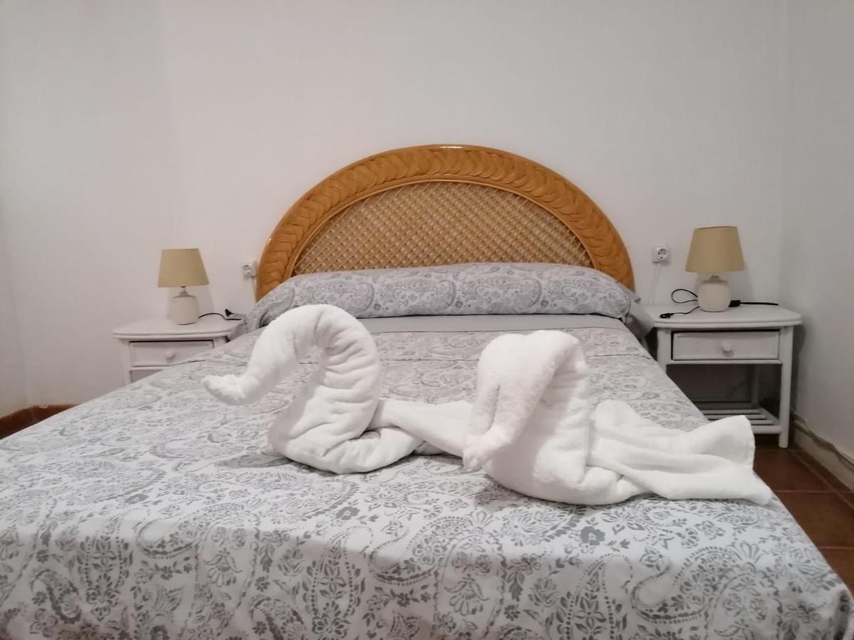 Habitacion Matrimonial En Un Bajo Bano Compartido Areas Compartidas Abades  Zewnętrze zdjęcie