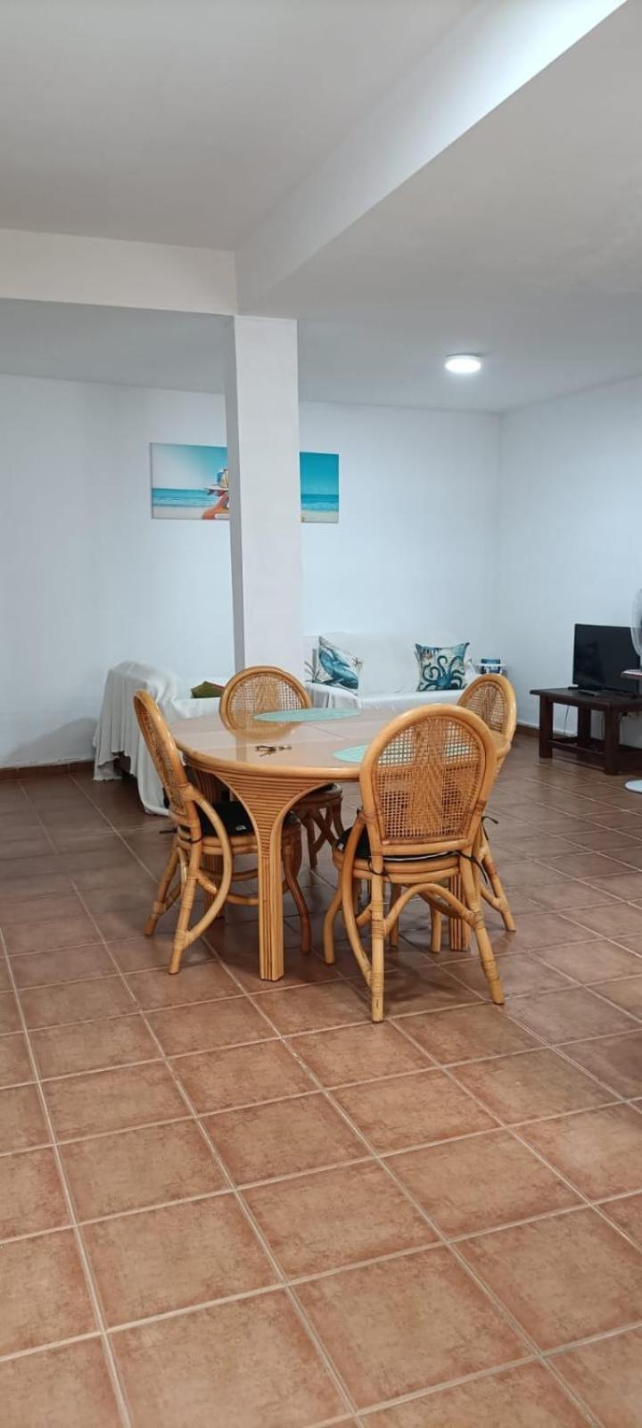 Habitacion Matrimonial En Un Bajo Bano Compartido Areas Compartidas Abades  Zewnętrze zdjęcie