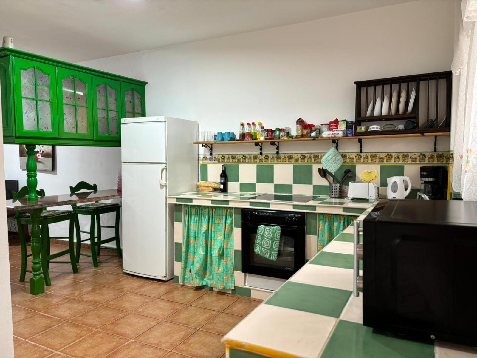 Habitacion Matrimonial En Un Bajo Bano Compartido Areas Compartidas Abades  Zewnętrze zdjęcie