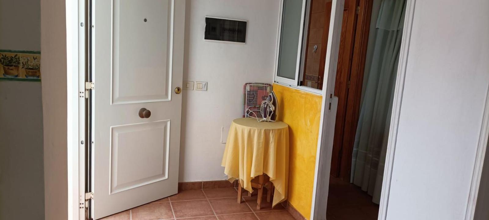 Habitacion Matrimonial En Un Bajo Bano Compartido Areas Compartidas Abades  Zewnętrze zdjęcie