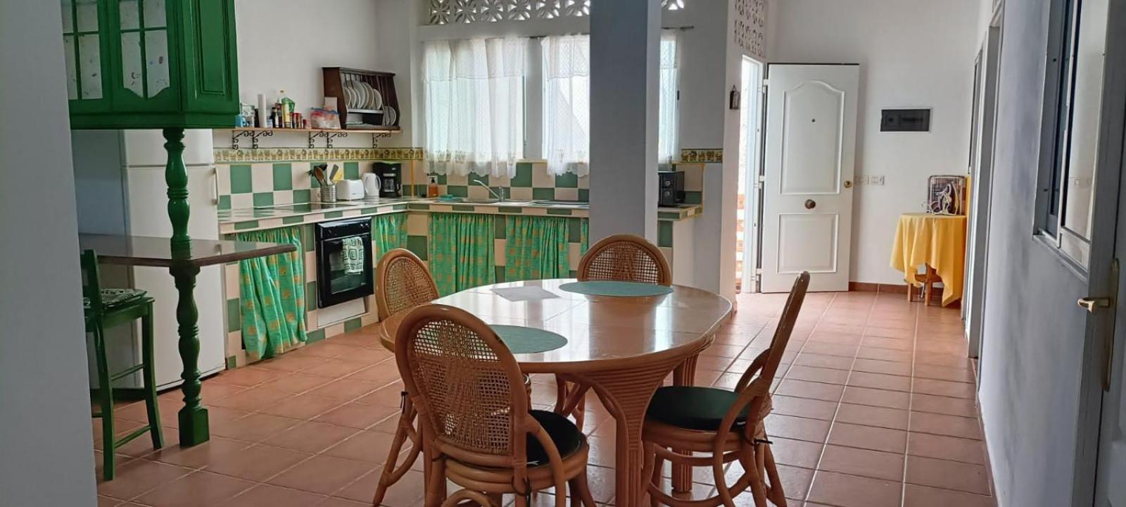 Habitacion Matrimonial En Un Bajo Bano Compartido Areas Compartidas Abades  Zewnętrze zdjęcie