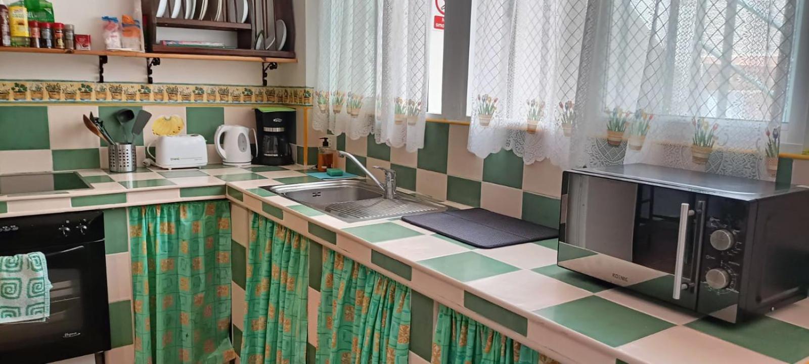 Habitacion Matrimonial En Un Bajo Bano Compartido Areas Compartidas Abades  Zewnętrze zdjęcie